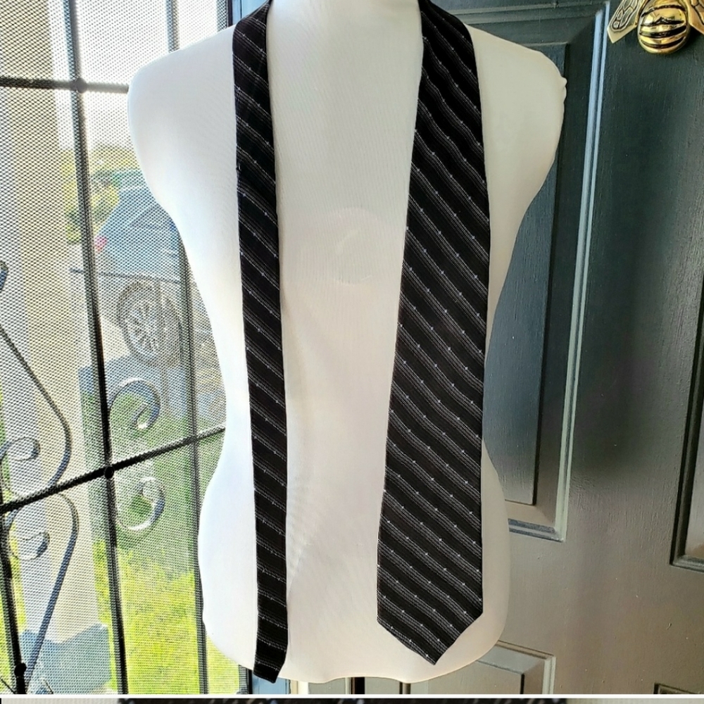 100% Silk Van Heusen Men's Neck Tie blue/ blk/gray